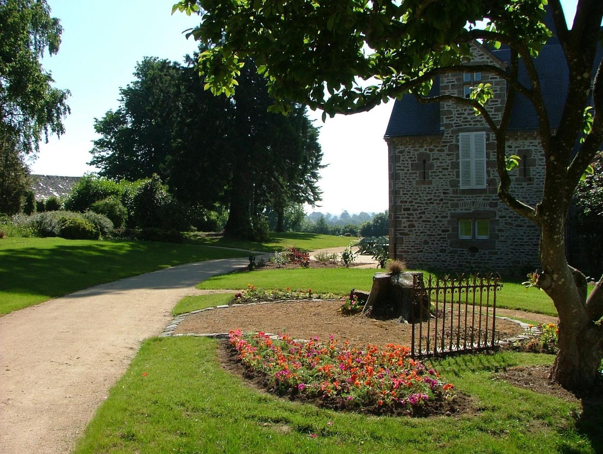 Chateau Du Bourg Saint-Denis-de-Gastines エクステリア 写真
