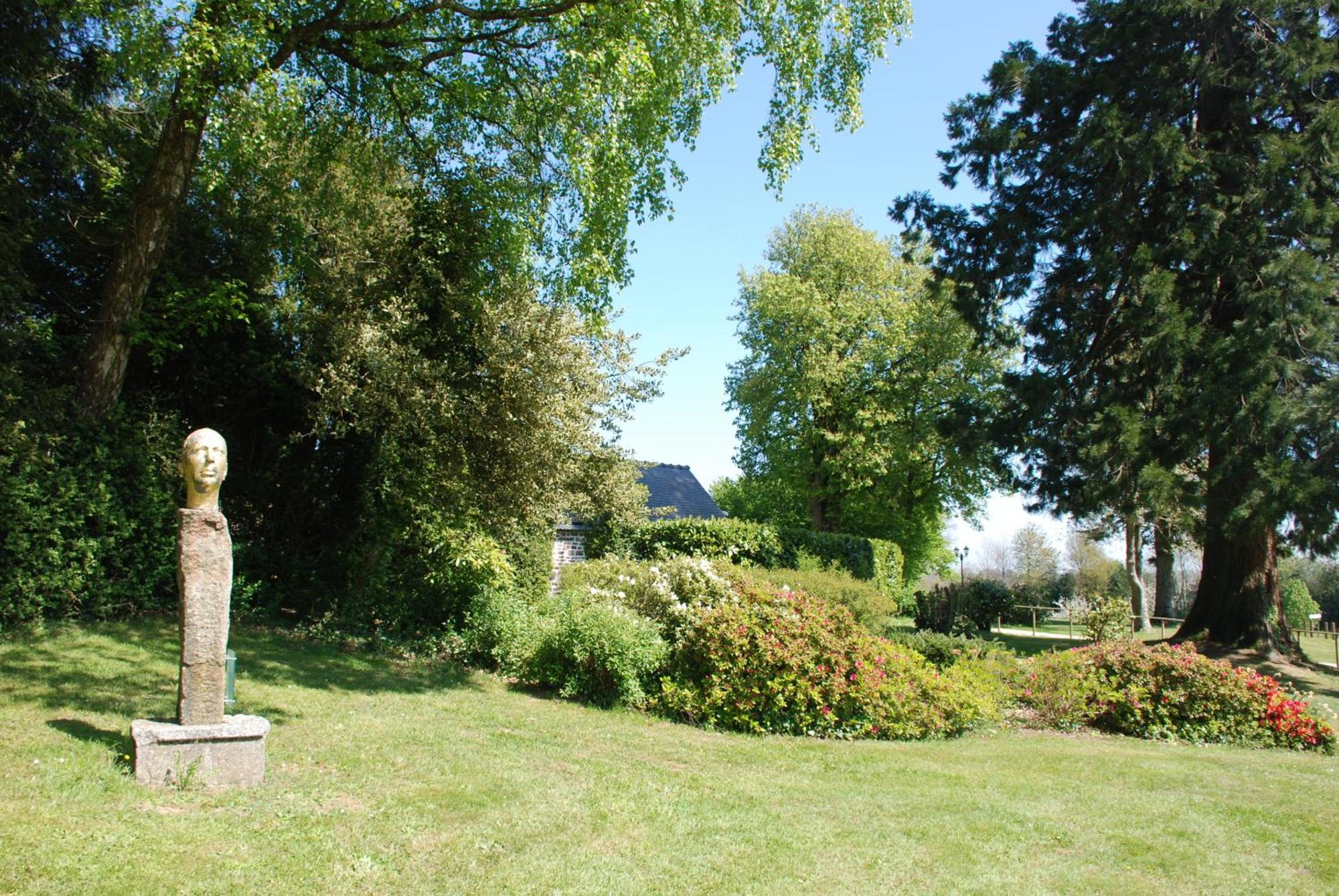 Chateau Du Bourg Saint-Denis-de-Gastines エクステリア 写真