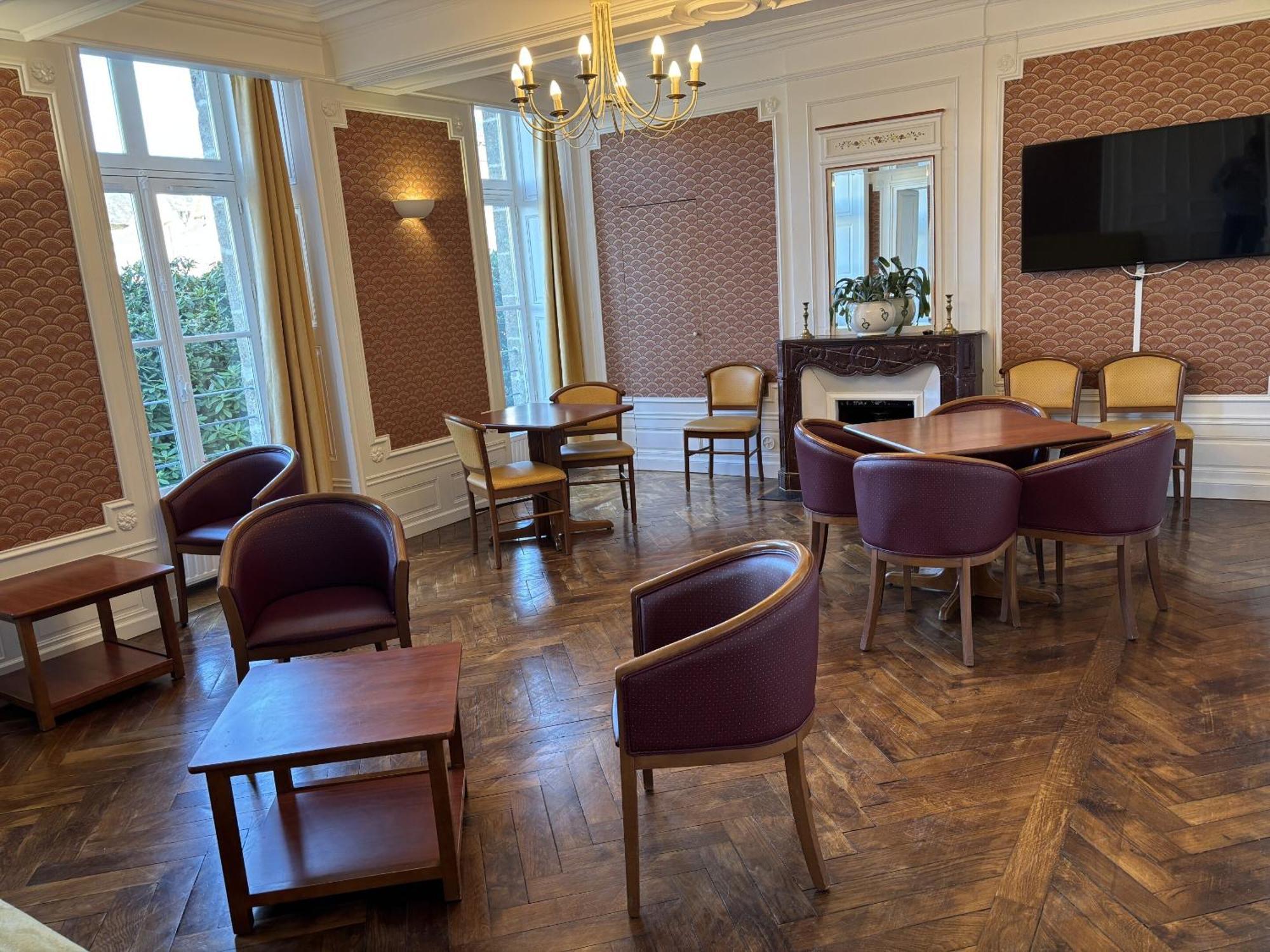Chateau Du Bourg Saint-Denis-de-Gastines エクステリア 写真