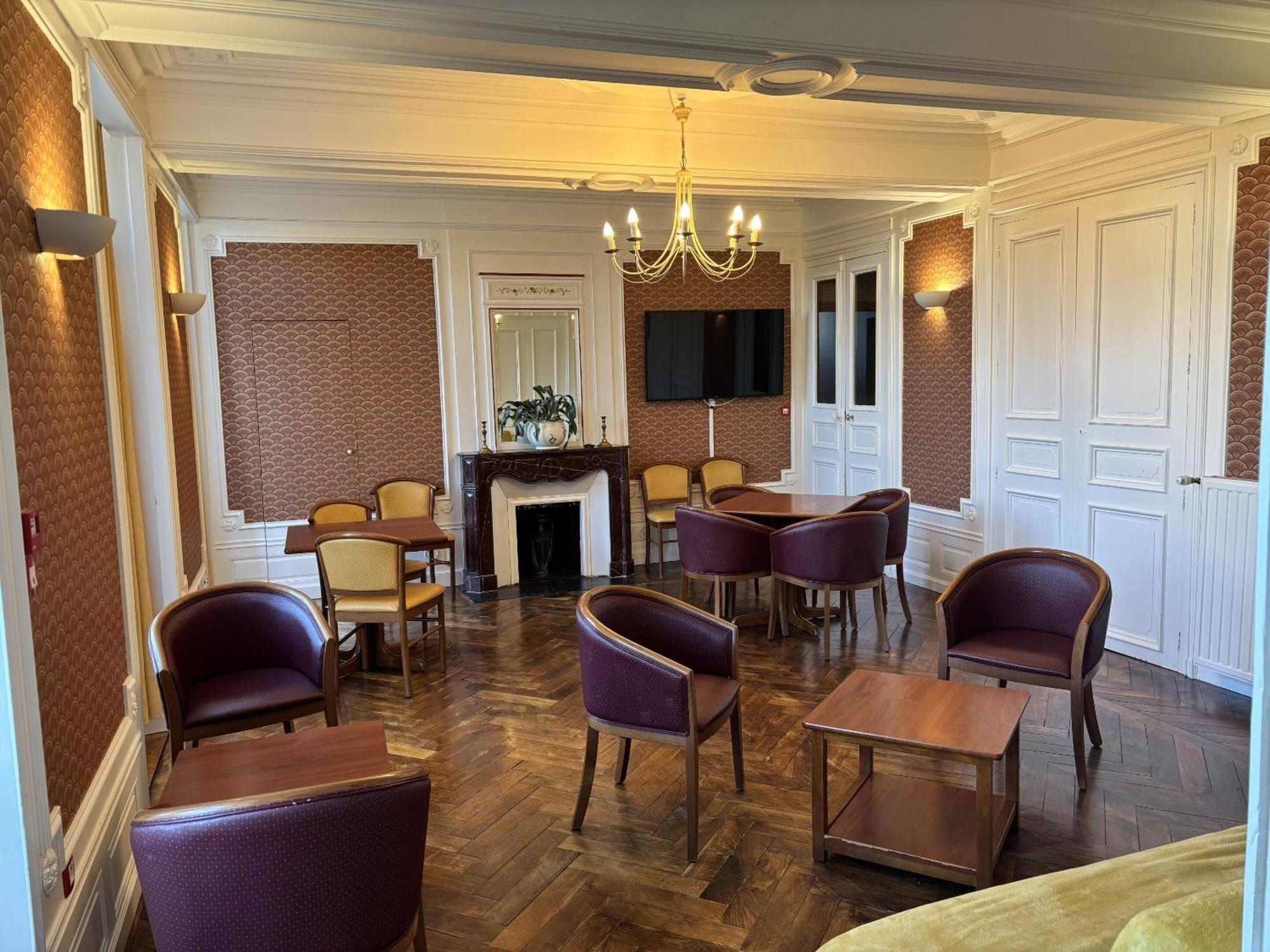 Chateau Du Bourg Saint-Denis-de-Gastines エクステリア 写真